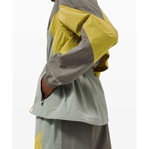 Lululemon Evergreen Anorak Jacket Grey Sage/Yellow Pear/ Green Fern Size 2 - Picture 4 of 8